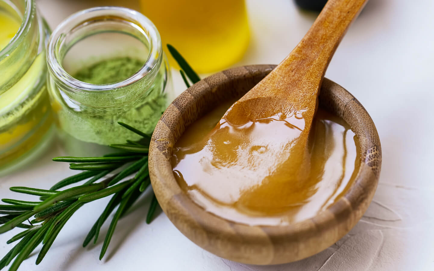 7 Amazing Health Benefits of Manuka Honey